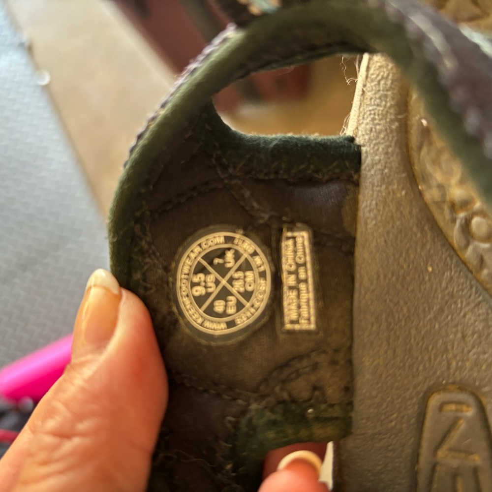Keen Sandals - Picture 2 of 3